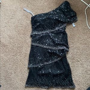 Tony Bowls sz 2 one shoulder formal sparkle dress